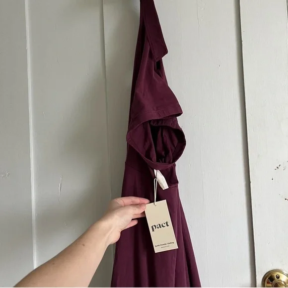 ‼️NWT: Pact Organic Fit & Flare Modern Halter Dress In Plum - XS - Picture 4 of 5